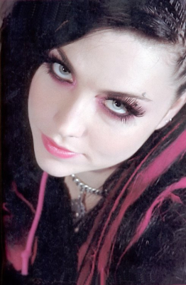 Keywords: Fallen,amy lee,amy photos,amy pic,going under,bring me to life,my immortal