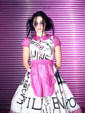 Keywords: Fallen,amy lee,amy photos,amy pic,going under,bring me to life,my immortal