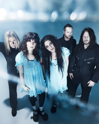 Thanks to https://neverlostmycrown.tumblr.com/
Keywords: amy lee,amy photos,amy pic,evanescence,evanescence pics,halloween