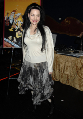 Keywords: amy lee,evanescence,49th annual grammy nominations,grammy nominations,music box,red carpet,2006