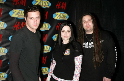 Keywords: amy lee,evanescence,jingle ball,jingle ball 2006,hm artist gift lounge,gift lounge,2006
