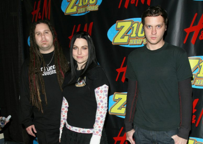 Keywords: amy lee,evanescence,jingle ball,jingle ball 2006,hm artist gift lounge,gift lounge,2006