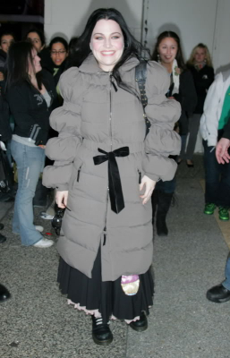 Click to view full size image
==============
Keywords: amy lee,mtv,TRL,2006,appearances,evanescence Keywords: amy lee,mtv,TRL,2006,appearances,evanescence