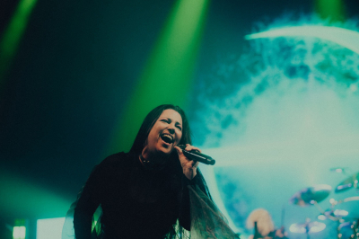 Click to view full size image
==============
Keywords: London,Canada,Life Place,amy lee,amy photos,concert,evanescence,evanescence pics,live Keywords: London,Canada,Life Place,amy lee,amy photos,concert,evanescence,evanescence pics,live