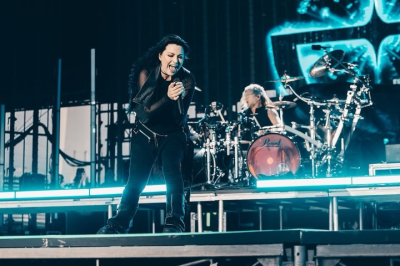 Keywords: Evanescence,Amy Lee,Who Will You Follow,Sanctuary,Sick New World,Sick New World 2026,Las Vegas,live debut,Evanescence live,rock music,alternative rock,metal,concert,new music,band update