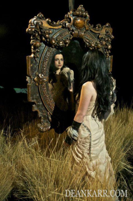 Keywords: amy lee,amy photos,evanescence,gallery,music video,My Heart is Broken