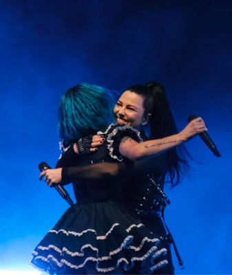 Keywords: amy lee,amy photos,amy pic,concert,evanescence,evanescence pics,halsey,Hollywood Bowl